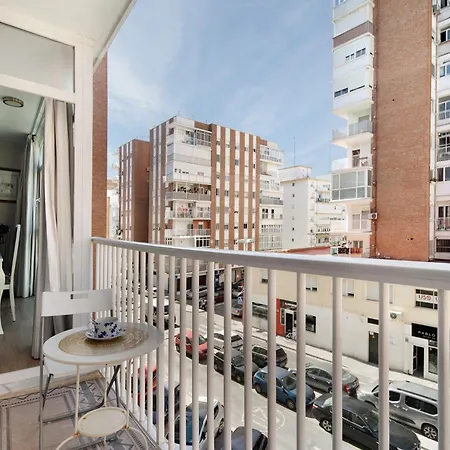 Piso Moderno Puerta Del Mar Apartment *